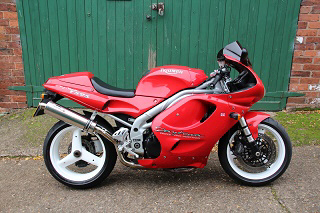 1998 Triumph T595